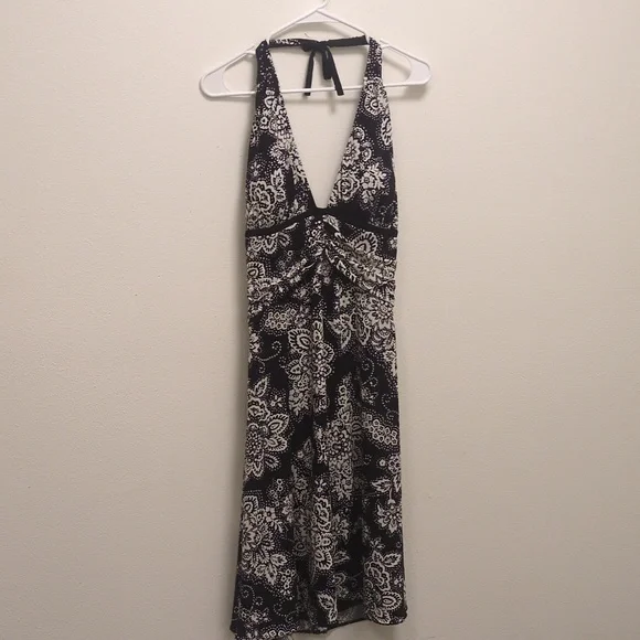 Stunning Halter Dress with Floral Design - Picture 13 of 13